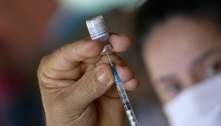 Brasil acelera vacinação e supera média de 1 milhão de doses diárias 