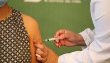 Prefeitura de SP começa a vacinar profissionais de saúde