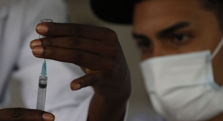 AMAs/UBSs Integradas estão abertas para vacinar público neste feriado