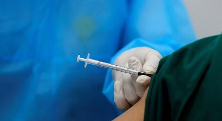 Falta de vacinas torna campanha lenta no país