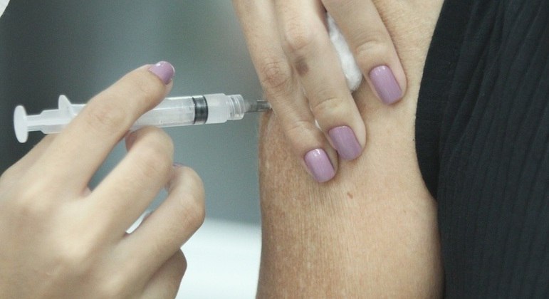 Mais de 14 mil pessoas que vivem no estado de São Paulo se vacinaram no Rio