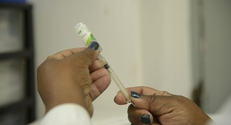 Cidade de SP segue aplicando terceira dose em adultos nesta quarta-feira (24)

