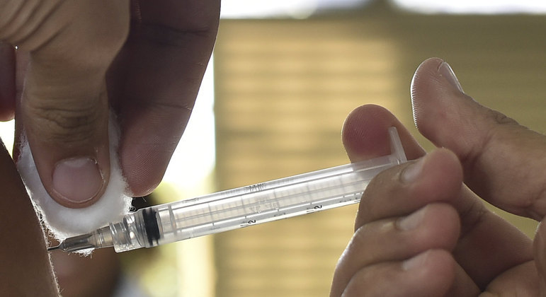 Em novembro, o ministério quer vacinar com a dose de reforço mais de 12,5 milhões de pessoas