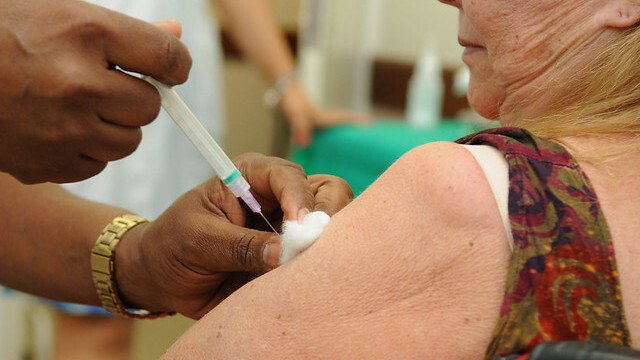 Campanha de vacinação contra a gripe começa nesta segunda em todo o Brasil