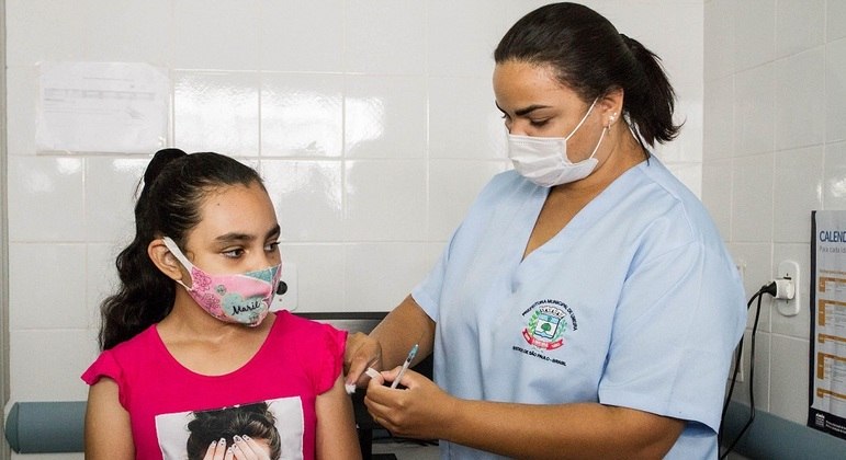 Cidades do interior de SP, como Campinas e Limeira, começam vacinação infantil