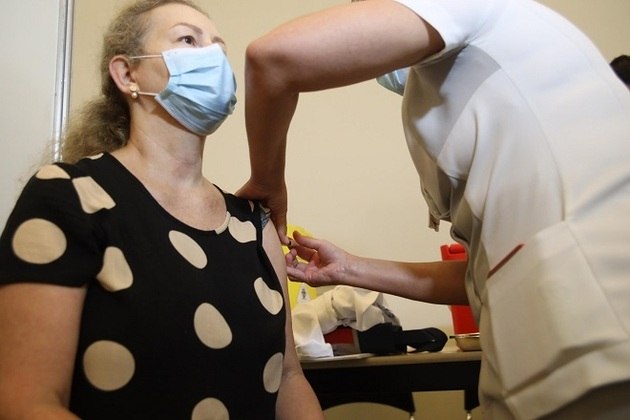 Além dos profissionais da saúde, idosos, indígenas e quilombolas também serão vacinados na primeira fase de imunização em São Paulo