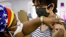 SP segue vacinando adolescentes e aplica 3ª dose em idosos