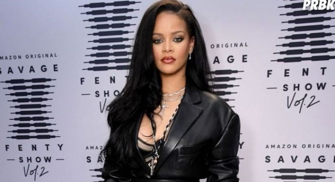 Rihanna se desculpa por usar texto sagrado da religião muçulmana