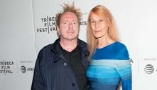 John Lydon, ex-vocalista dos Sex Pistols, revela estar cuidando da esposa com Mal de Alzheimer