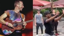Chris Martin, do Coldplay, aparece em ensaio de bateria da USP em São Paulo. Veja o vídeo!