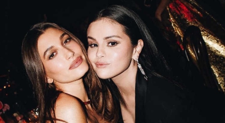 Hailey Bieber nega ter provocado Selena Gomez em vídeo no TikTok