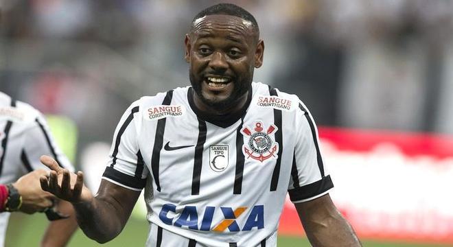 Santos aposta em Renato e crise no Besiktas para fechar com ex