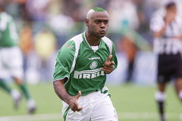 Vagner Love: Se destacou na campanha do vice-campeonato do Palmeiras na Copinha de 2003, aos 18 anos.