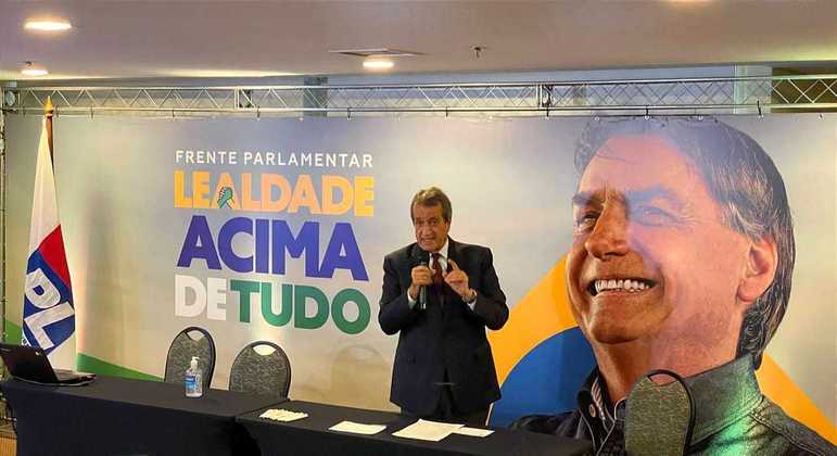Presidente do PL Valdemar Costa Neto em evento de filiação no novo partido de Bolsonaro
