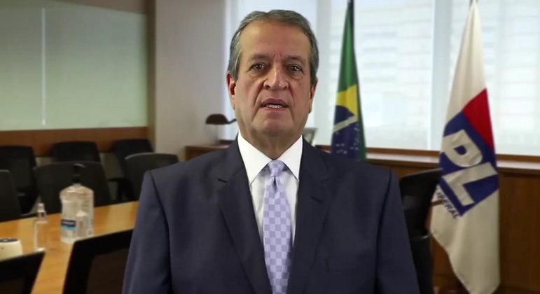 Presidente do PL, Valdemar Costa Neto vai discutir a filiação de Bolsonaro
