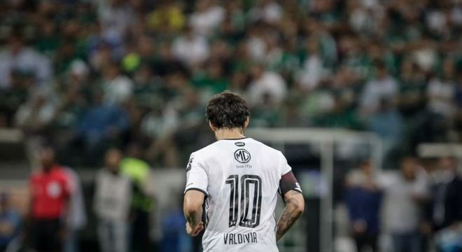 Valdivia pisou pela 1ª vez no Allianz Parque como adversário do Palmeiras