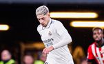 9º) ValverdeO espanhol Federico Valverde é um dos mais velhos da lista, com 24 anos. O jogador do Real Madrid vale, nesta temporada, 103 milhões de euros, cerca de R$ 576 milhões 