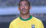 Vampeta: o volante reserva da Seleção Brasileira hoje tem 48 anos e é empresário.
