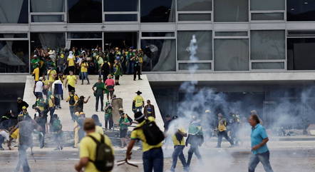 Ataques de vandalismo aconteceram no Palácio do Planalto, Congresso e STF