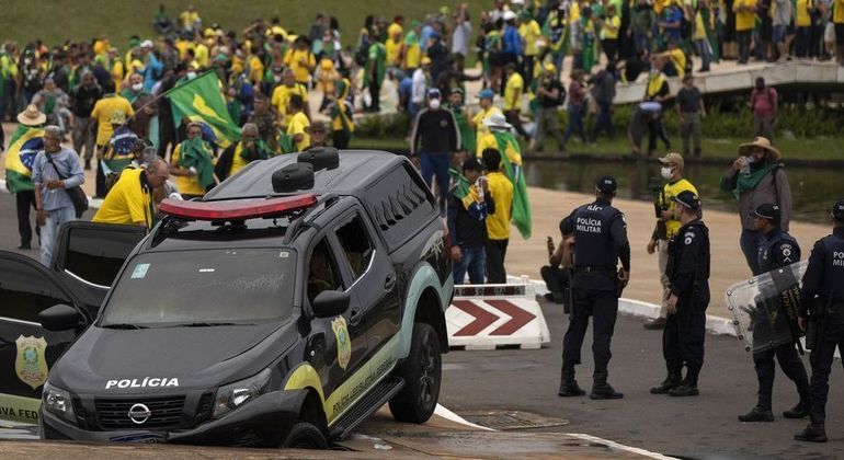 Vândalos invadiram e depredaram Congresso Nacional, Palácio do Planalto e Supremo Tribunal Federal
