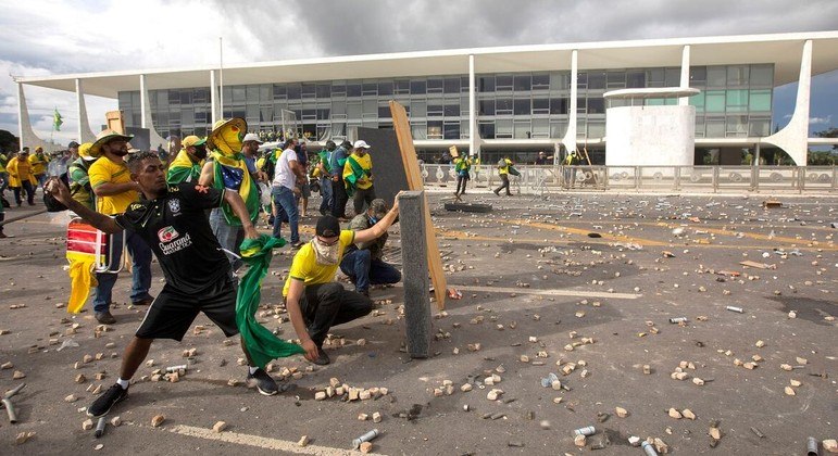 Vândalos nos protestos de 8 de janeiro em Brasília