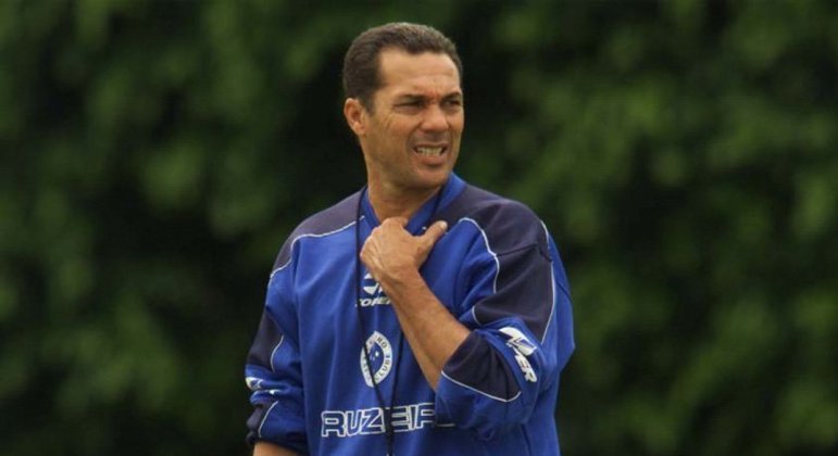 Vanderlei Luxemburgo: cinco títulos - 1993 (Palmeiras), 1994 (Palmeiras), 1998 (Corinthians), 2003 (Cruzeiro) e 2004 (Santos)