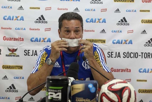 Vanderlei Luxemburgo voltou ao Flamengo em 2014. No período, o time corria risco de rebaixamento no Brasileirão. Ajudou o time a escapar da  
