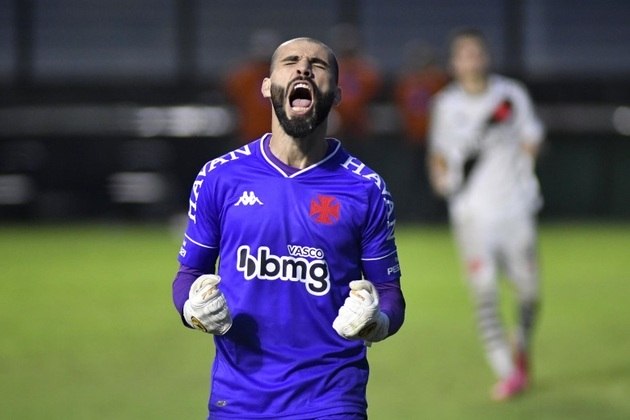 Vanderlei comemora pênalti defendido em disputa contra o Botafogo na final da Taça Rio