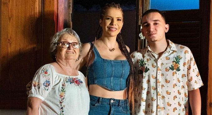 Vanessa da Mata gravou com João Gomes e avó dele esteve nos bastidores do clipe