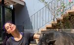 Quem também ama os suínos é a influenciadora Vanessa Mesquita. O porco Joãozinho ainda leva uma vantagem: além do grande amor que recebe de sua dona, a tutora ainda estudou veterinária. A qualquer sinal de necessidade, será atendido rapidamente!