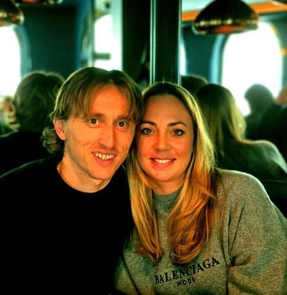  Vanja Bosnic - Casada com Luka Modric desde 2010 - Nasceu na Croácia em 18/7/1982. Trabalhava numa agência como modelo quando conheceu 