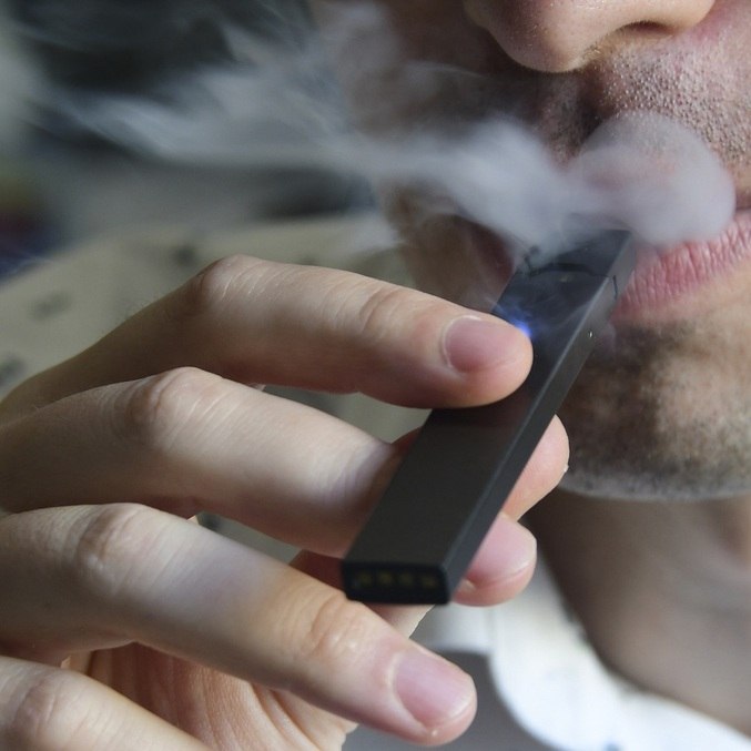 Dispositivos para fumar são proibidos no Brasil