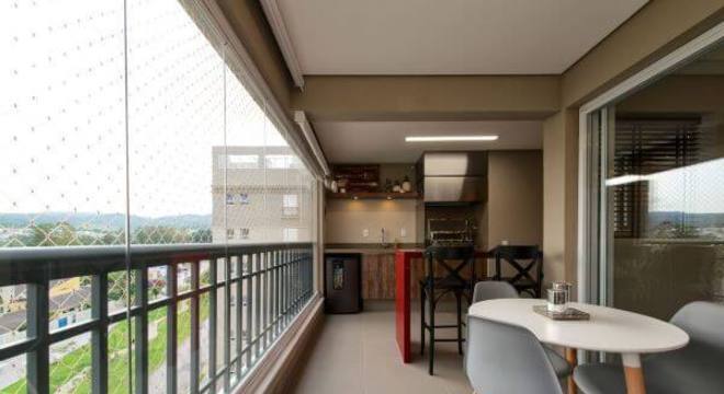 varanda com churrasqueira pequena