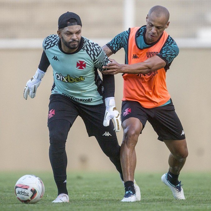 Thiago Rodrigues e Anderson Conceição em treino na cidade de Muriaé (MG)
