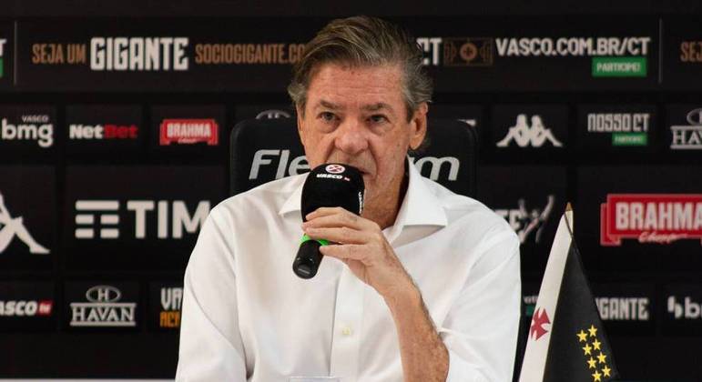 Jorge Salgado, presidente do Vasco, em coletiva de imprensa