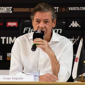 Jorge Salgado, presidente do Vasco, em coletiva de imprensa