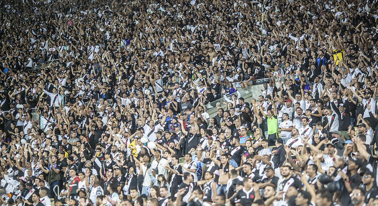 Vasco lotou o Maracanã na partida contra o Cruzeiro, vencida por 1 a 0