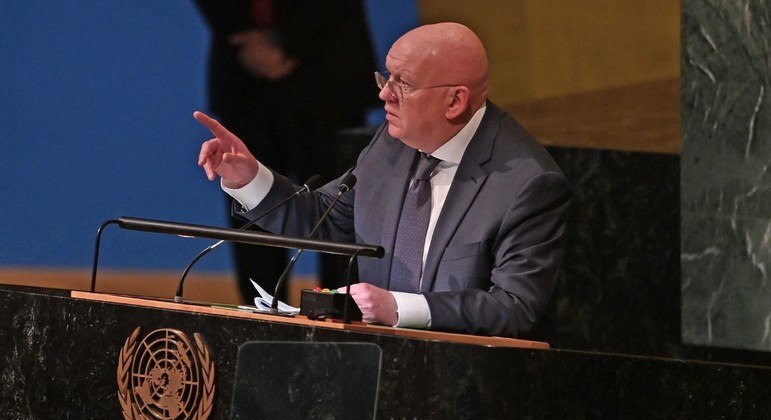 Embaixador da Rússia, Vasily Nebenzya, durante discurso na ONU