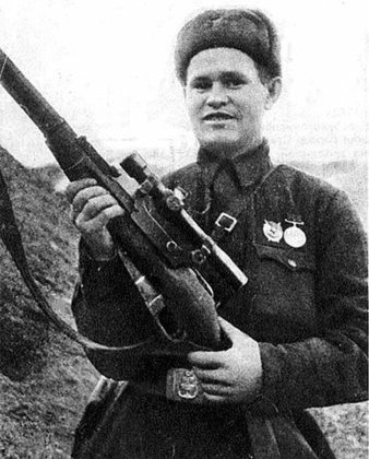  Vasily Zaytsev (Rússia) - Nasceu em 1915 e morreu em 1991. O mais renomado dos snipers russos e herói da II Guerra. Suas façanhas ocorreram na Batalha de Stalingrado (hoje Volgogrado), contra o exército alemão. Oficialmente abateu 252 inimigos com seu fuzil Mosin-Nagant.