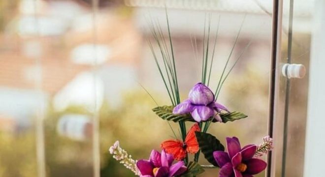 Vaso com flores de EV