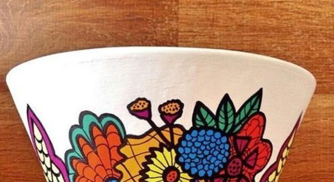 vaso de barro - vaso com desenho de Frida Kahlo 