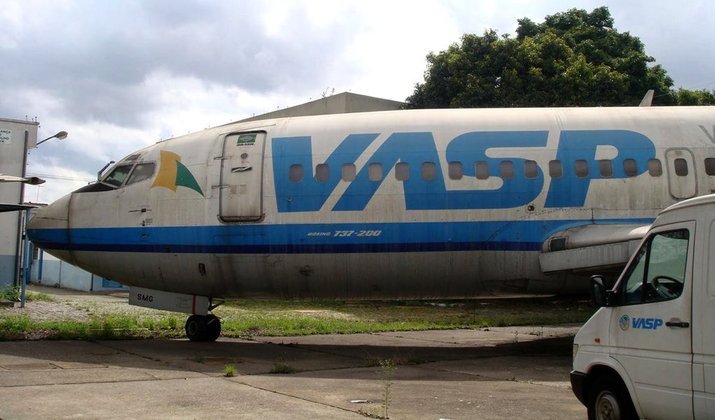 A Vasp (Viação Aérea São Paulo) começou suas atividades em 1993. Durou apenas 12 anos: em 2005, deixou de operar seus aviões e em 2008 teve sua falência declarada pela Justiça paulista
