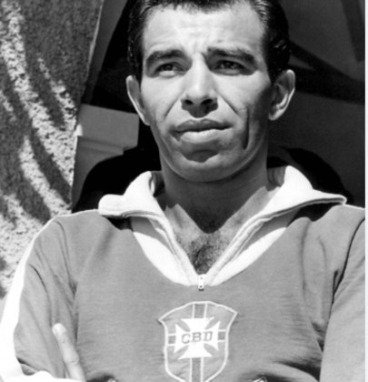 Vavá - Atacante goleador que vestiu as camisas de Vasco, Atlético Mineiro e Palmeiras, fez cinco gols no Mundial de 1958, sendo figura-chave no título canarinho. No bicampeonato, quatro anos depois, faria mais quatro. Nascido em 12 de novembro de 1934, morreu em 19 de janeiro de 2002, aos 67 anos - Foto: Reprodução