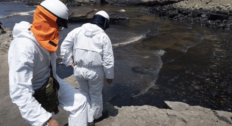 Perú aísla playas tras derrame de petróleo atribuido a erupción – Noticias