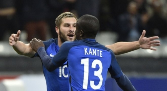 Veja imagens de Kanté com a camisa da França