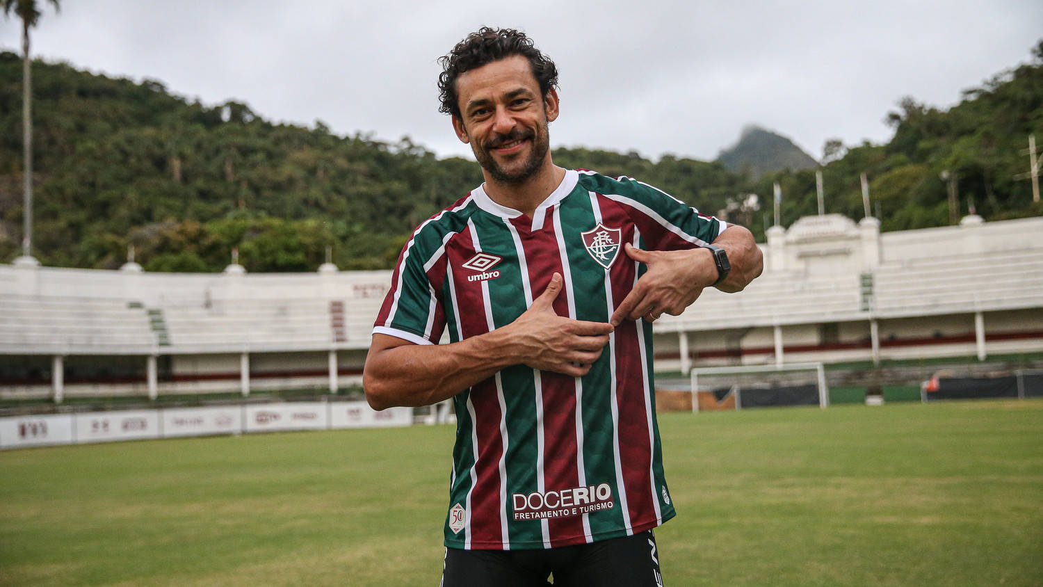 Roberto Dinamite é o jogador com mais hat tricks na história do Campeonato  Brasileiro; veja ranking