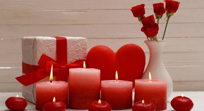 Velas em tons de vermelho para o dia dos namorados