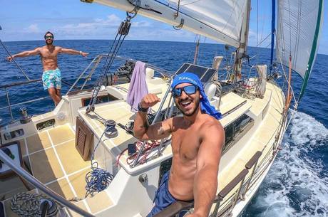 Irmãos brasileiros viajam de veleiro pelo mundo