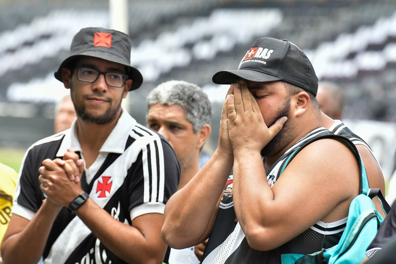 Vasco acerta a contratação do goleiro Ivan para temporada 2023 – Vasco da  Gama