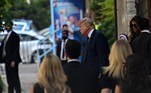 Na década de 1980, os Trumps eram um dos casais mais proeminentes de Nova York, com seu estilo extravagante, em especial ela, exibindo a ostentação da década com penteados volumosos e joias enormes